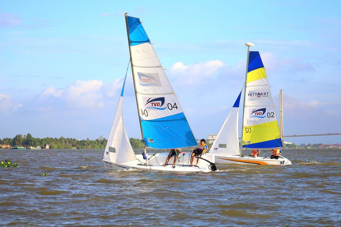 Sailing race in Can Tho city. Photo: Ta Quang
