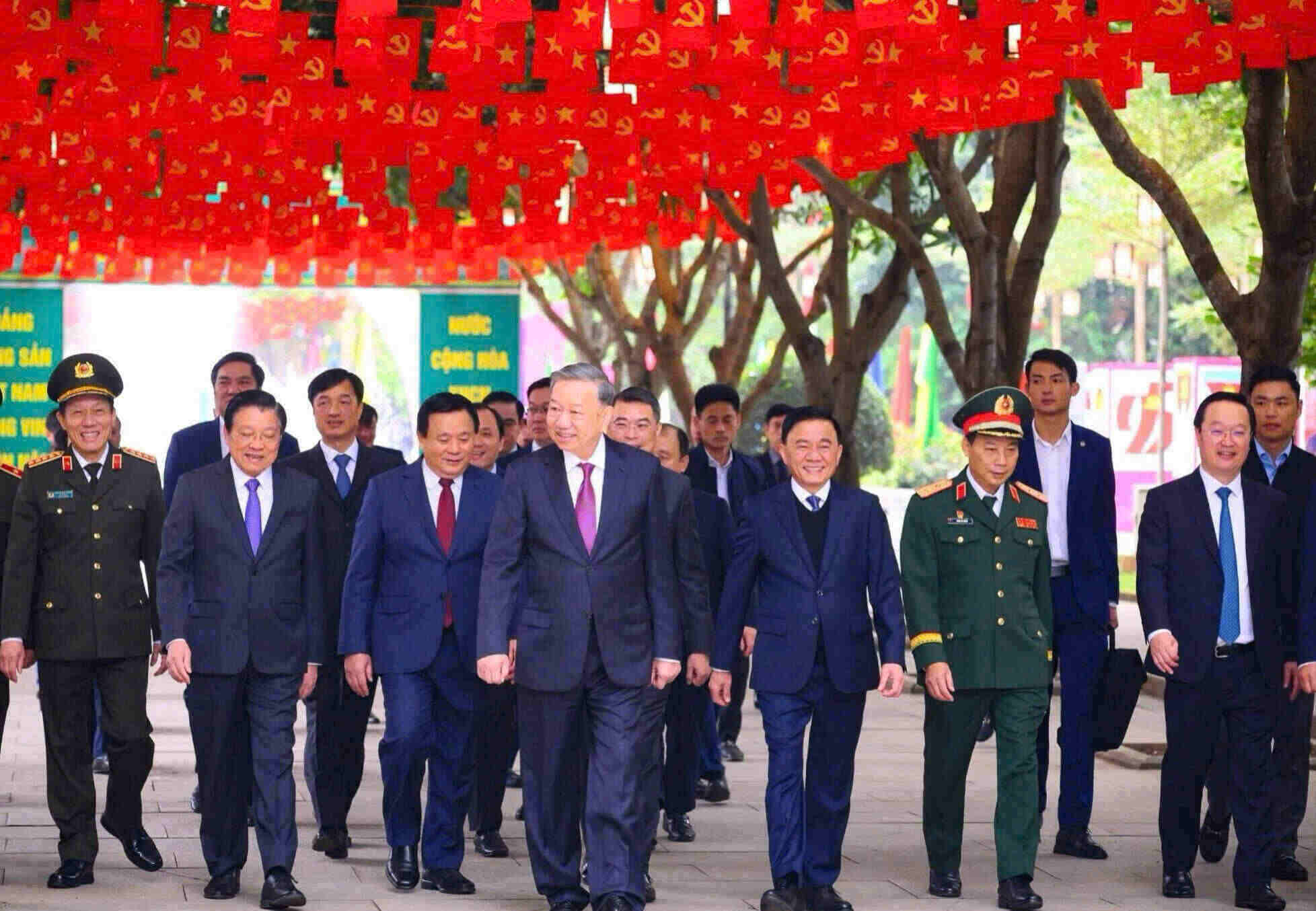 General Secretary To Lam and his delegation visited the Kim Lien National Special Relic Site. Photo: Thanh Cuong