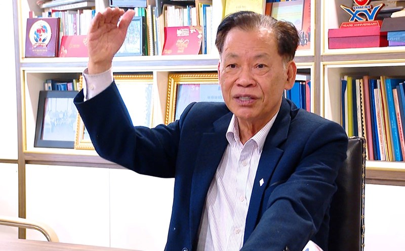 Dr. Thang Van Phuc - former Deputy Minister of Home Affairs said that there should be appropriate policies for officials and civil servants when streamlining the apparatus. Photo: Le Son