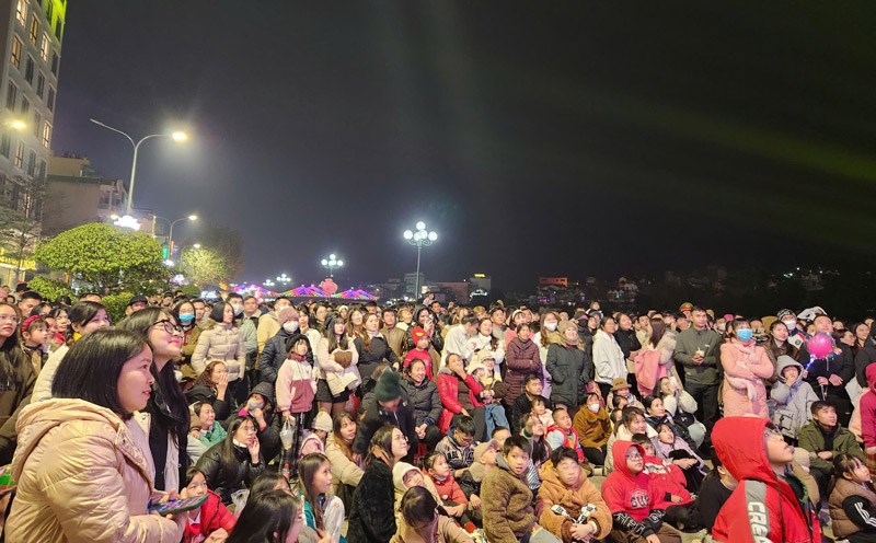 Cao Bang people welcome the new year 2025. Photo: Tan Van.