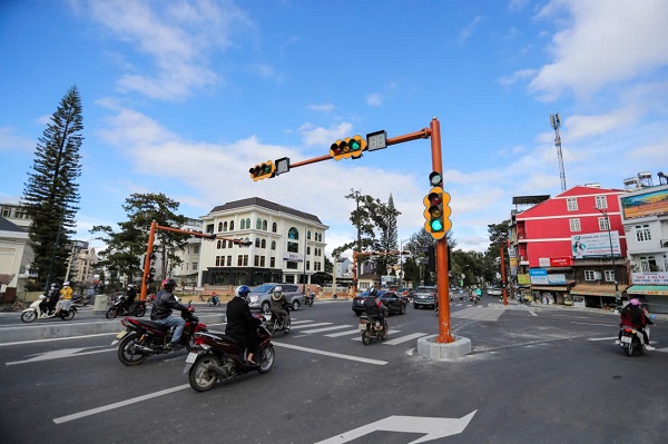 Vehicles violating the law in Da Lat should contact us to pay the fine. Illustration photo: Lam Dong Traffic Safety Committee