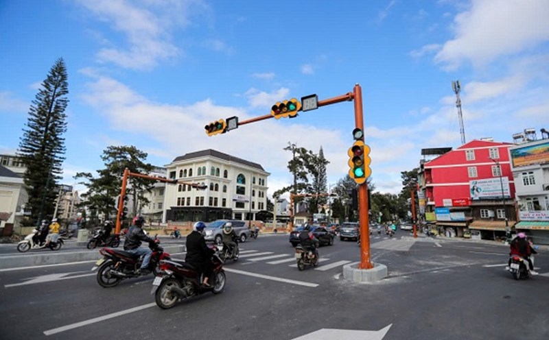 Vehicles violating the law in Da Lat should contact us to pay the fine. Illustration photo: Lam Dong Traffic Safety Committee