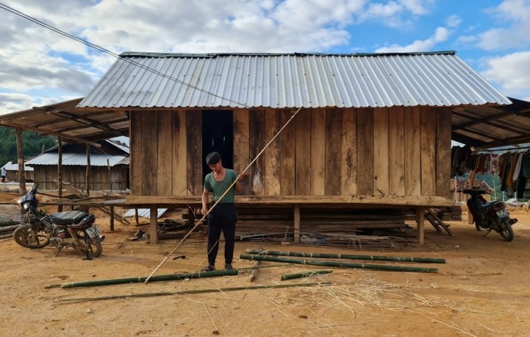 Dozens of households in Son Long commune, Son Tay district, Quang Ngai province were relocated from the landslide area, built new houses in resettlement areas, and stabilized their lives. Photo: Vien Nguyen