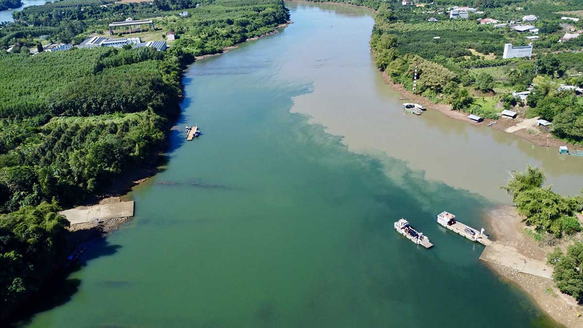 Building a bridge is part of the VND3,900 billion hydropower plant expansion project. Photo: HAC