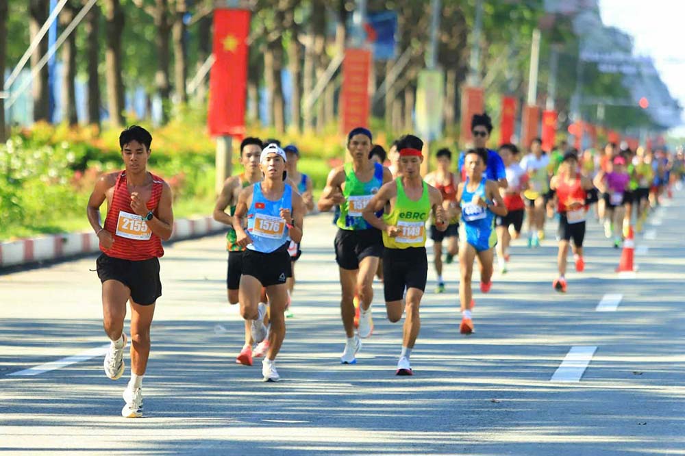 Cac van dong vien tham gia thi dau he doi tuyen tai giai. Anh: So VHTTDL Binh Duong