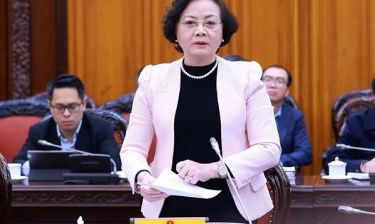 Bộ trưởng Bộ Nội vụ Phạm Thị Thanh Trà báo cáo tiến độ thực hiện sắp xếp bộ máy của Chính phủ. Ảnh: Dương Giang/TTXVN