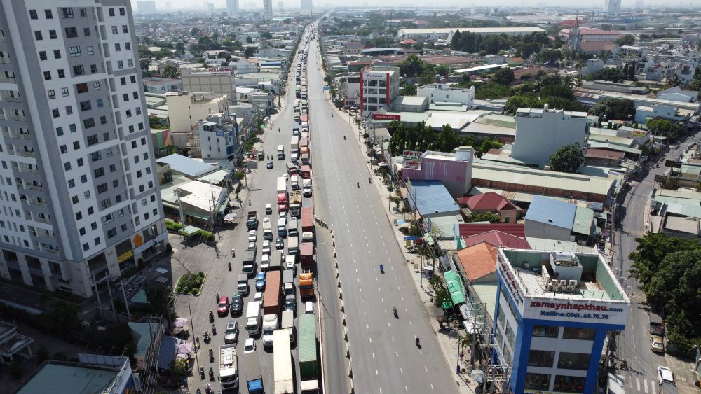 Tuyen cao toc se di trung voi duong DT743. Anh: Dinh Trong