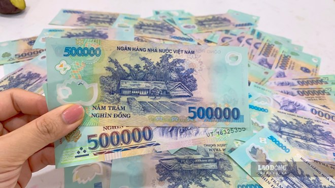 BIDV's highest interest rate, deposit 1 billion VND and receive 98 million. Photo: Tra My.