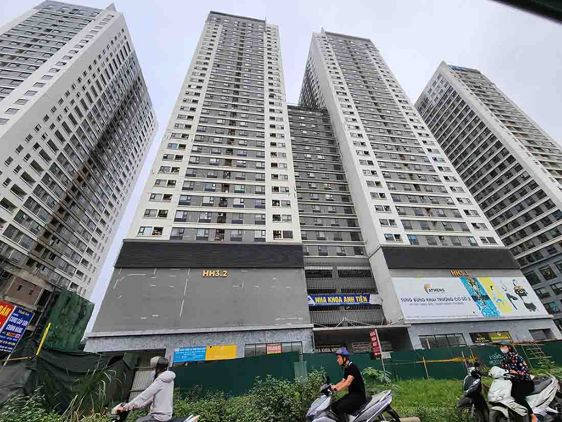 Rising apartment prices are making it difficult for many young couples to buy a home. Photo: Cao Nguyen.