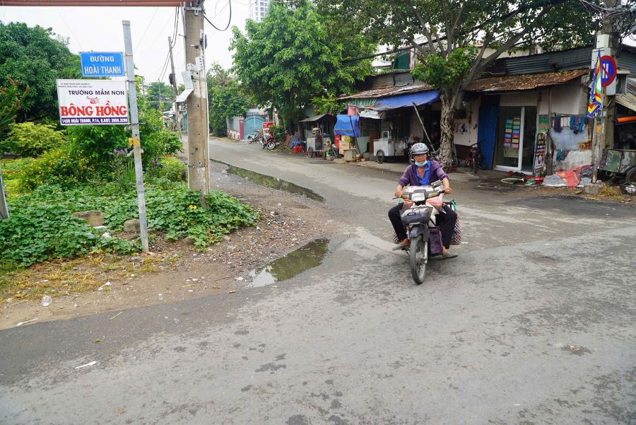 Nga giao duong Cay Sung va duong Hoai Thanh. Anh: Nguyen Chan