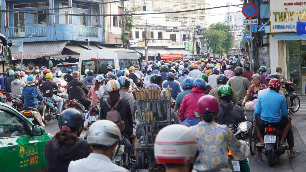 Duong Tung Thien Vuong huong len cau Cha Va thuong xuyen xay ra tinh trang un u vao gio cao diem. Anh: Nguyen Chan