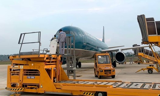Nhiều người dân đến Măng Đen du lịch bằng đường hàng không đang phải đáp xuống Cảng hàng không Pleiku, tỉnh Gia Lai. Ảnh: Thanh Tuấn