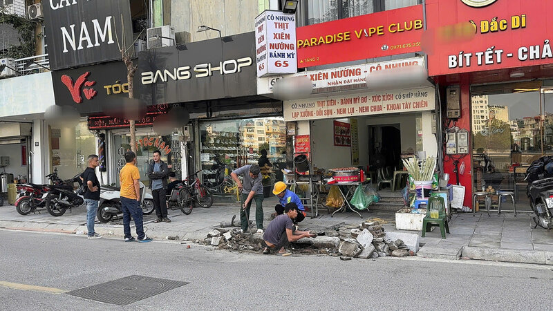 Sidewalks continue to be delayed due to water pipe replacement