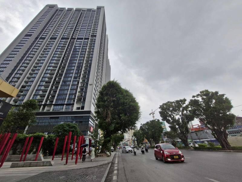 Many apartments in Ba Dinh district (Hanoi) are being sold for tens of billions of VND each. Photo: Thu Giang