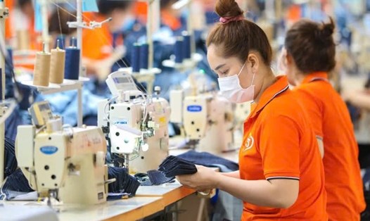 Người lao động có thể yêu cầu tổ chức đối thoại tại nơi làm việc. Ảnh: Nam Dương