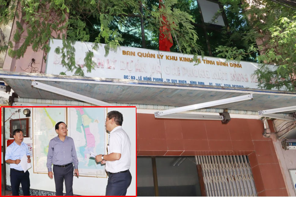 Mr. Pham Anh Tuan - Chairman of Binh Dinh Provincial People's Committee inspected the houses and land under the management of the Provincial Economic Zone Management Board on November 16. Photo: Binh Dinh Provincial Information Portal