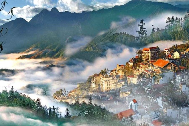 Thời tiết Tây Bắc Bộ 4.12: Thưởng thức cốn sủi nóng hổi giữa mưa lạnh Sa Pa