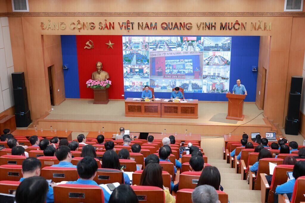 Union officials speaking at the Conference. Photo: Hai Nguyen