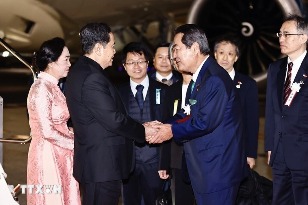 Welcoming ceremony for National Assembly Chairman Tran Thanh Man and his wife at Haneda Airport, Tokyo, Japan. Photo: VNA