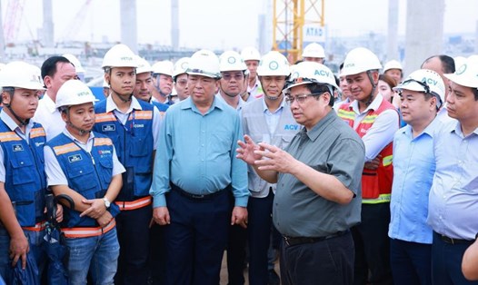 Ủy viên Bộ Chính trị, Thủ tướng Chính phủ Phạm Minh Chính kiểm tra tiến độ Dự án sân bay Long Thành ngày 3.12. Ảnh: Hà Anh Chiến