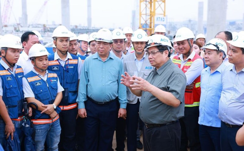 Politburo member and Prime Minister Pham Minh Chinh inspected the progress of the Long Thanh Airport Project on December 3. Photo: Ha Anh Chien