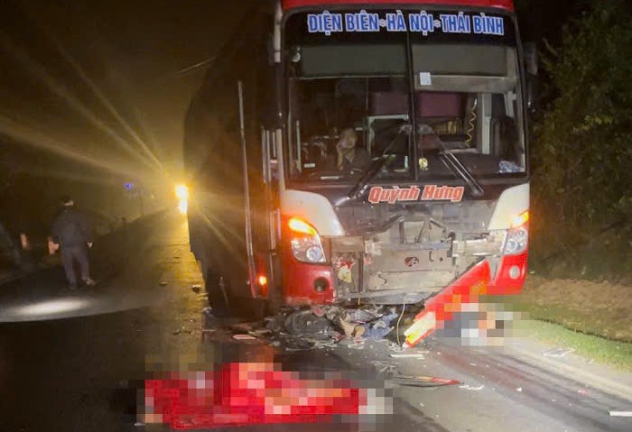 Two consecutive traffic accidents occurred in Hoa Binh, killing 6 people. Photo: Hoa Binh Police