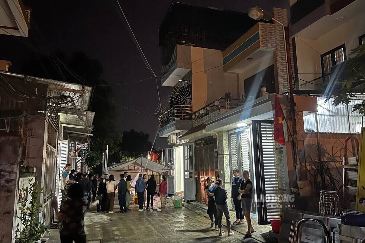 Cơ quan công an điều tra nghi án thầy giáo ở Hòa Bình bị hàng xóm sát hại. Ảnh: Minh Nguyễn