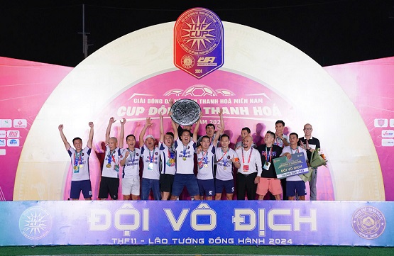 Lao tuong TP Thanh Hoa vo dich san choi lao tuong dong hanh tai giai nam nay. Anh: BTC