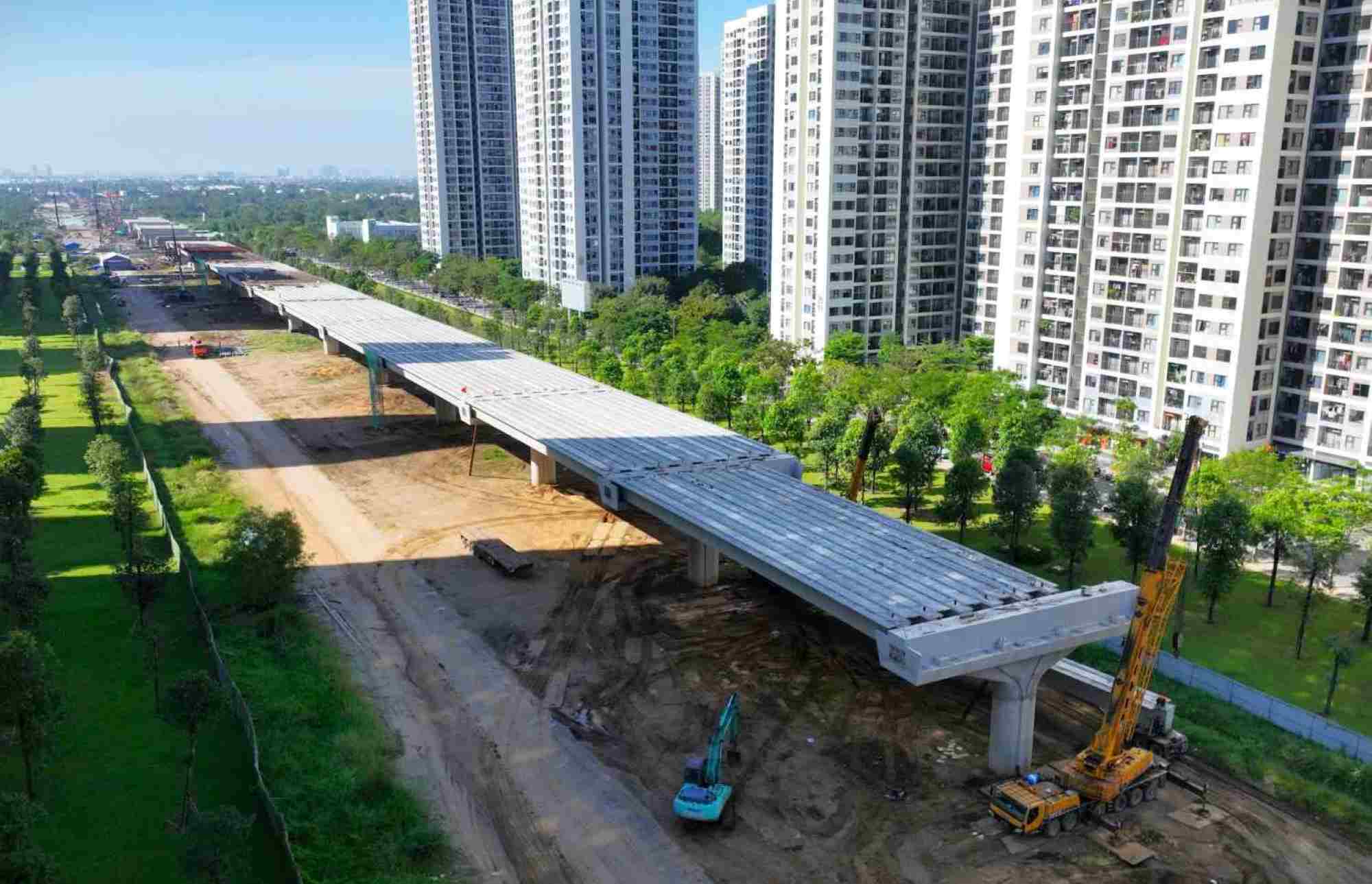 Construction of the elevated section of Ring Road 3 through Thu Duc City, Ho Chi Minh City. Photo: Anh Tu