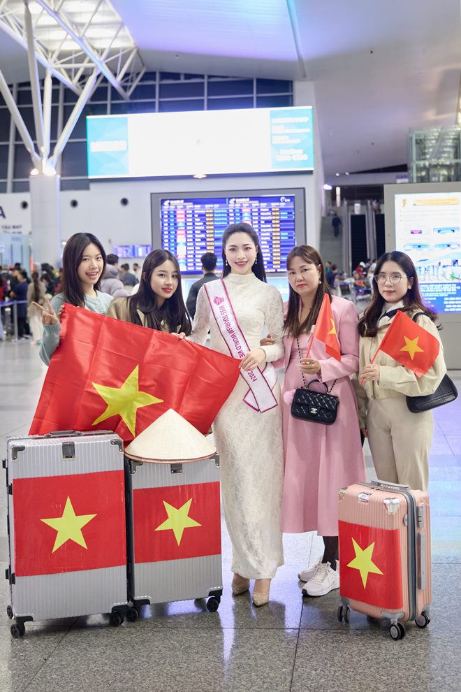 A hau Thu Thuy dai dien Viet Nam sang Trung Quoc du thi Miss Tourism World 2024. Anh: Nhan vat cung cap