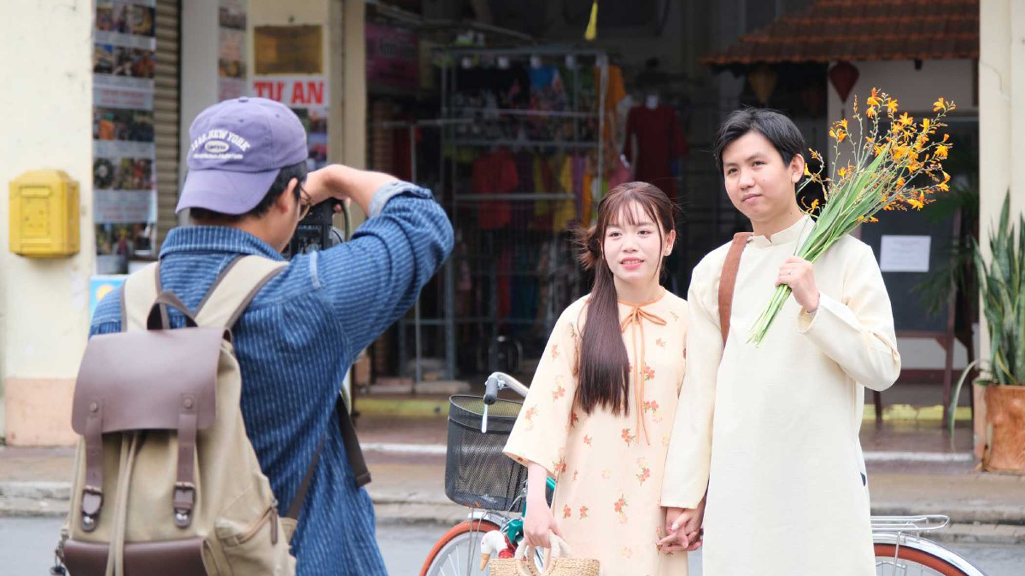 Dien ao dai chup anh Tet kha pho bien trong nhung nam tro lai day. Anh: My Ly