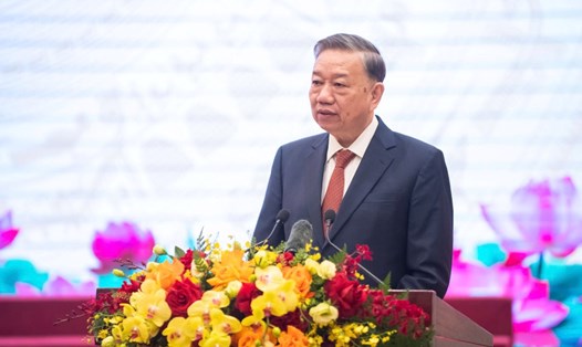 Tổng Bí thư Tô Lâm nhấn mạnh yêu cầu trí thức, nhà khoa học phải đưa Việt Nam vào nhóm dẫn đầu ASEAN về trí tuệ nhân tạo. Ảnh: Ái Vân