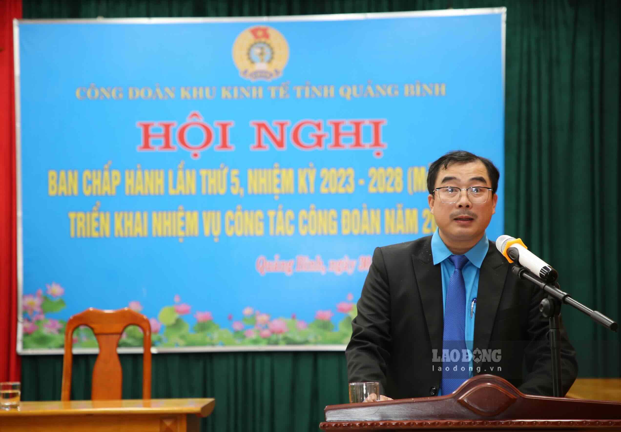 The Chairman of the Quang Binh Economic Zone Trade Union said that recently, there have been many activities to support union members and workers. Photo: Cong Sang