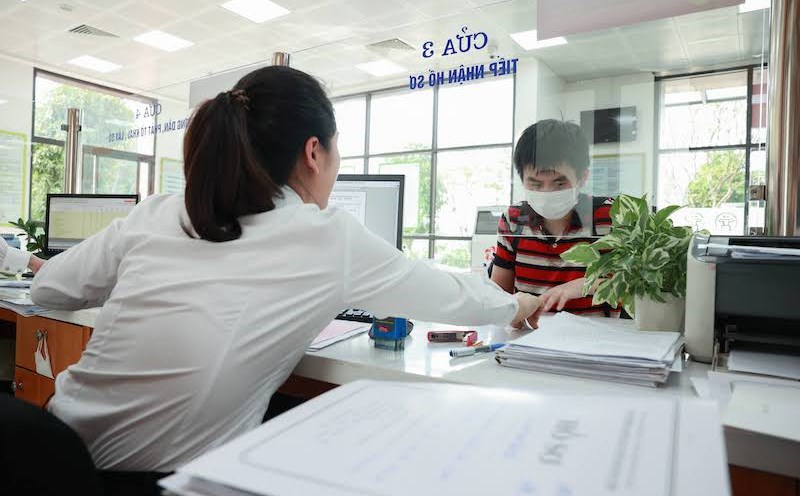 Policies and regimes for cadres, civil servants, public employees and workers continue to receive the attention of many readers. Illustration photo: Hai Nguyen