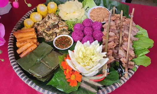 Nhiều món ăn được các đơn vị thể hiện trong hội thi ẩm thực tại Phong Nha - Kẻ Bàng. Ảnh: HOÀNG PHI