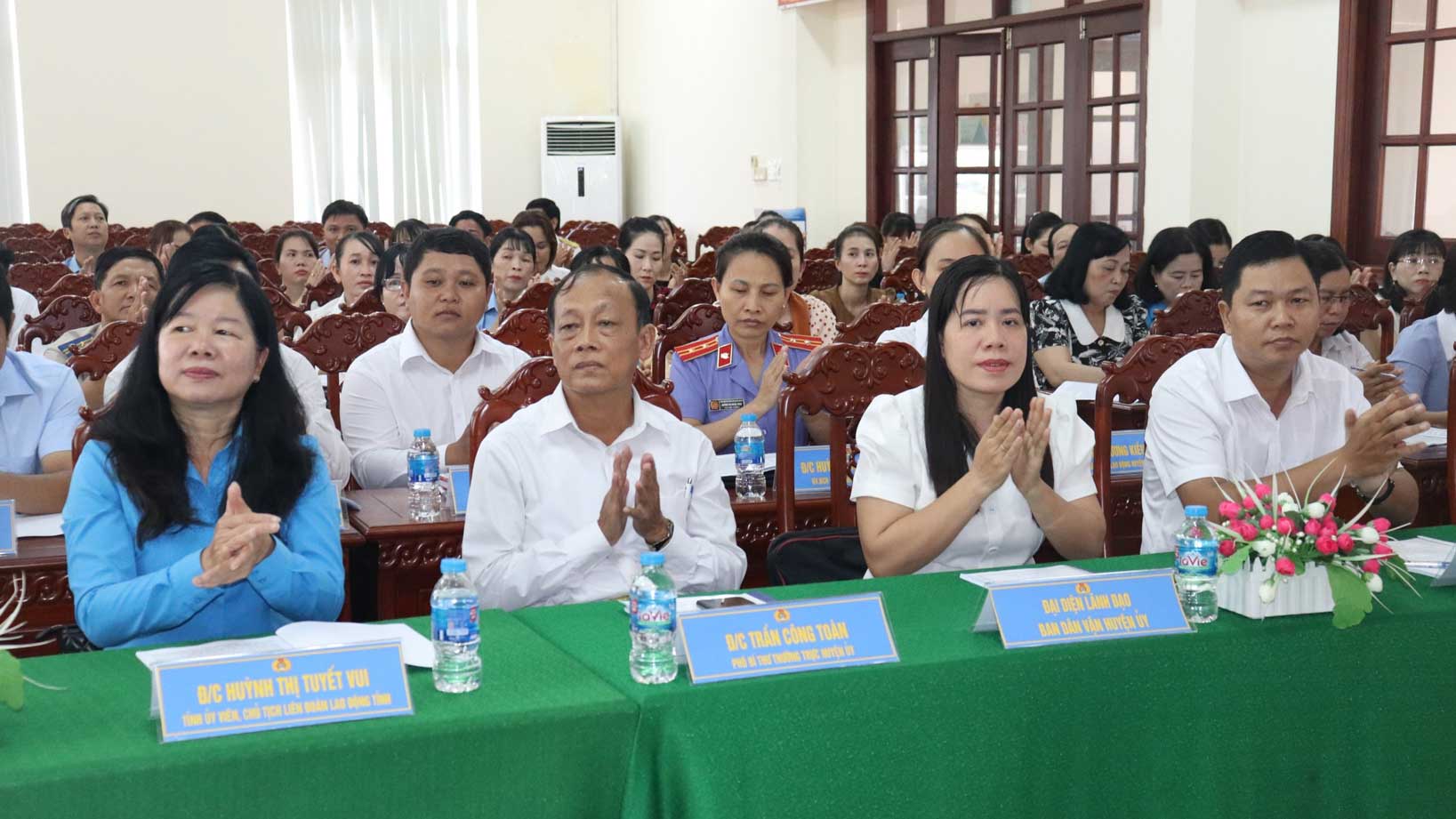 Quang canh hoi nghi. Anh: Luu Hung
