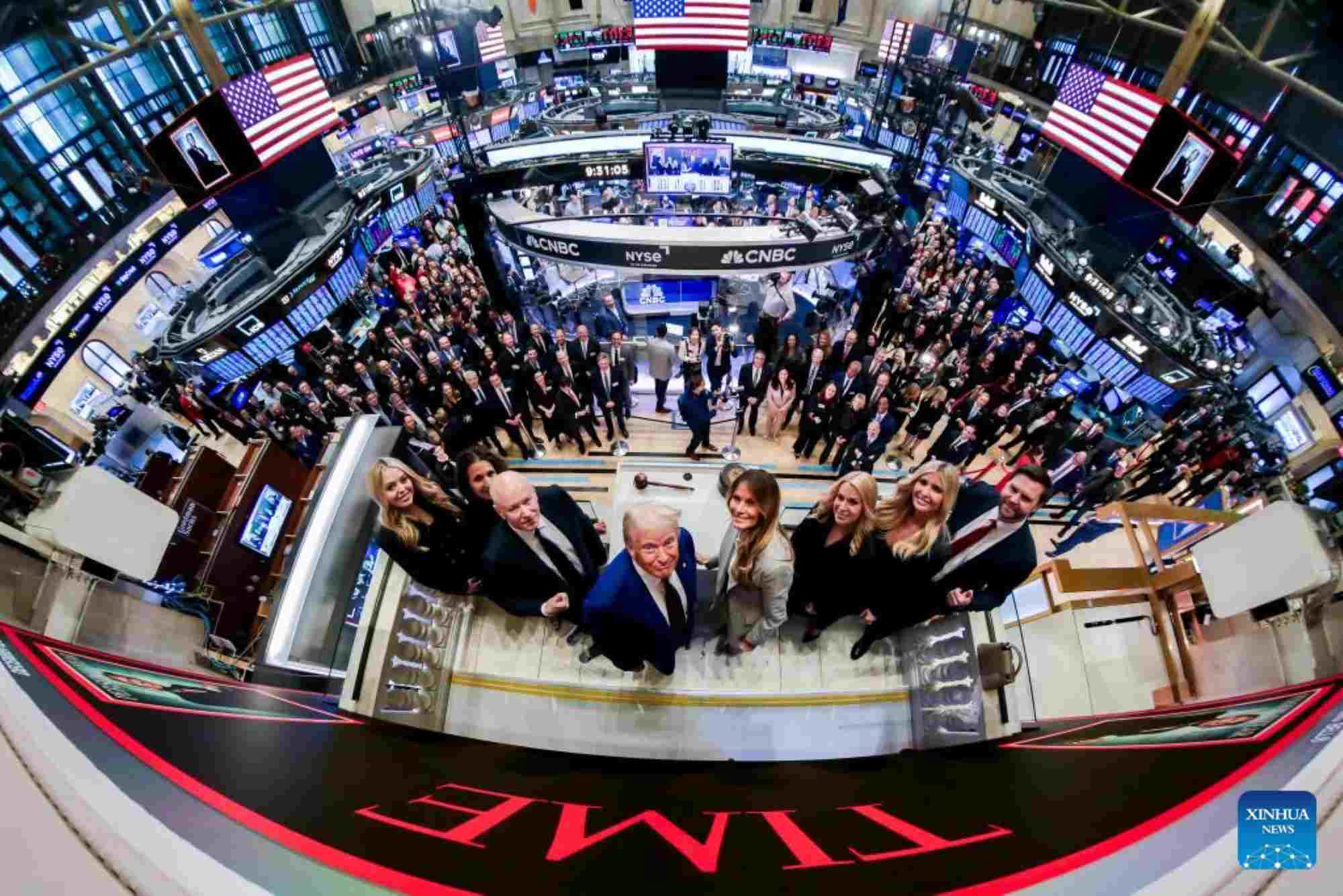 Mr. Donald Trump rings the opening bell at the New York Stock Exchange (USA) on December 12, 2024. Photo: Xinhua