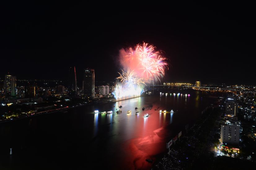 Da Nang prepares for a series of vibrant festivals along the Han River in 2025. Photo: Nguyen Linh