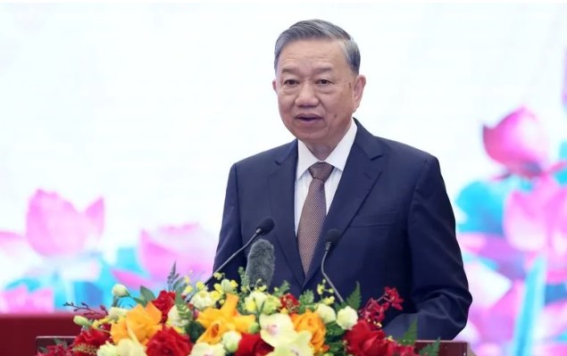 General Secretary To Lam speaks at a meeting with artists nationwide. Photo: VGP