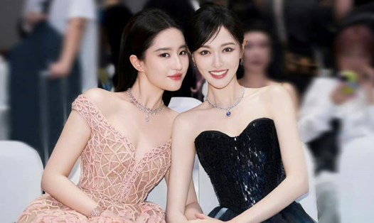Lưu Diệc Phi và Đường Yên có tình bạn thân thiết 10 năm. Ảnh: Weibo
