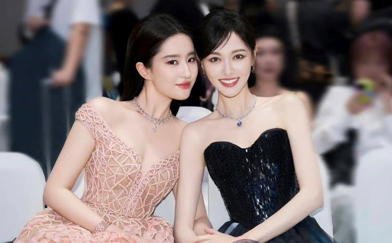 Liu Yifei and Tang Yan have had a close friendship for 10 years. Photo: Weibo