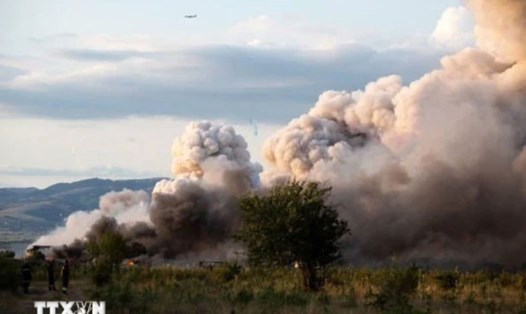 Vụ nổ đã xảy ra tại nhà máy Maruyama Painting Industry ở Tonoshima, thành phố Kadoma, tỉnh Osaka vào khoảng 16 giờ ngày 28.12 (giờ địa phương) làm 3 lao động bị bỏng nặng, trong đó có hai thực tập sinh Việt Nam.