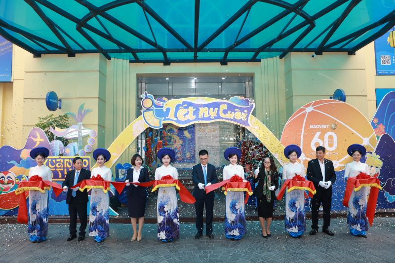 The “Tet Nu Cuoi” space was organized by Bao Viet to honor traditional cultural values. Photo: Bao Viet