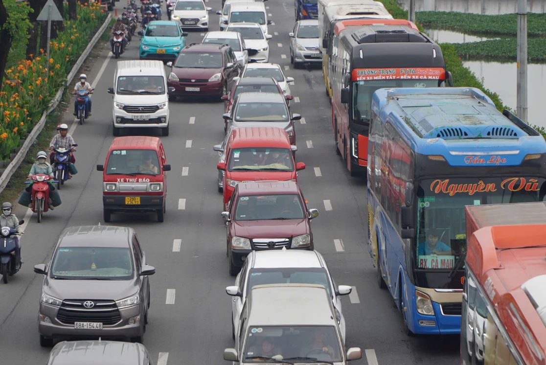 Sunny weather in the South. Photo: Nguyen Chan