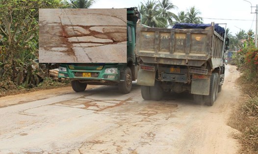 Tỉnh lộ 629 qua huyện Hoài Ân (Bình Định) hư hỏng nặng do ảnh hưởng bởi thi công cao tốc Bắc - Nam. Ảnh: Thanh Thanh