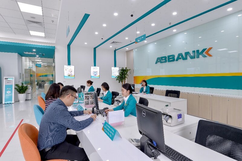 ABBank Soc Trang was concluded to have not assessed loans strictly, with a bad debt ratio of 9.67% and a negative revenue-expenditure difference of VND2,766 billion. Photo: ABBank