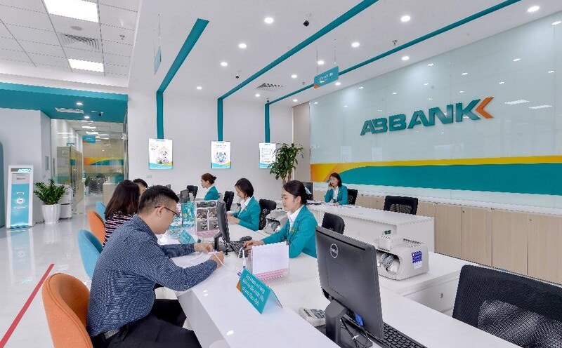 ABBank Soc Trang was concluded to have not assessed loans strictly, with a bad debt ratio of 9.67% and a negative revenue-expenditure difference of VND2,766 billion. Photo: ABBank