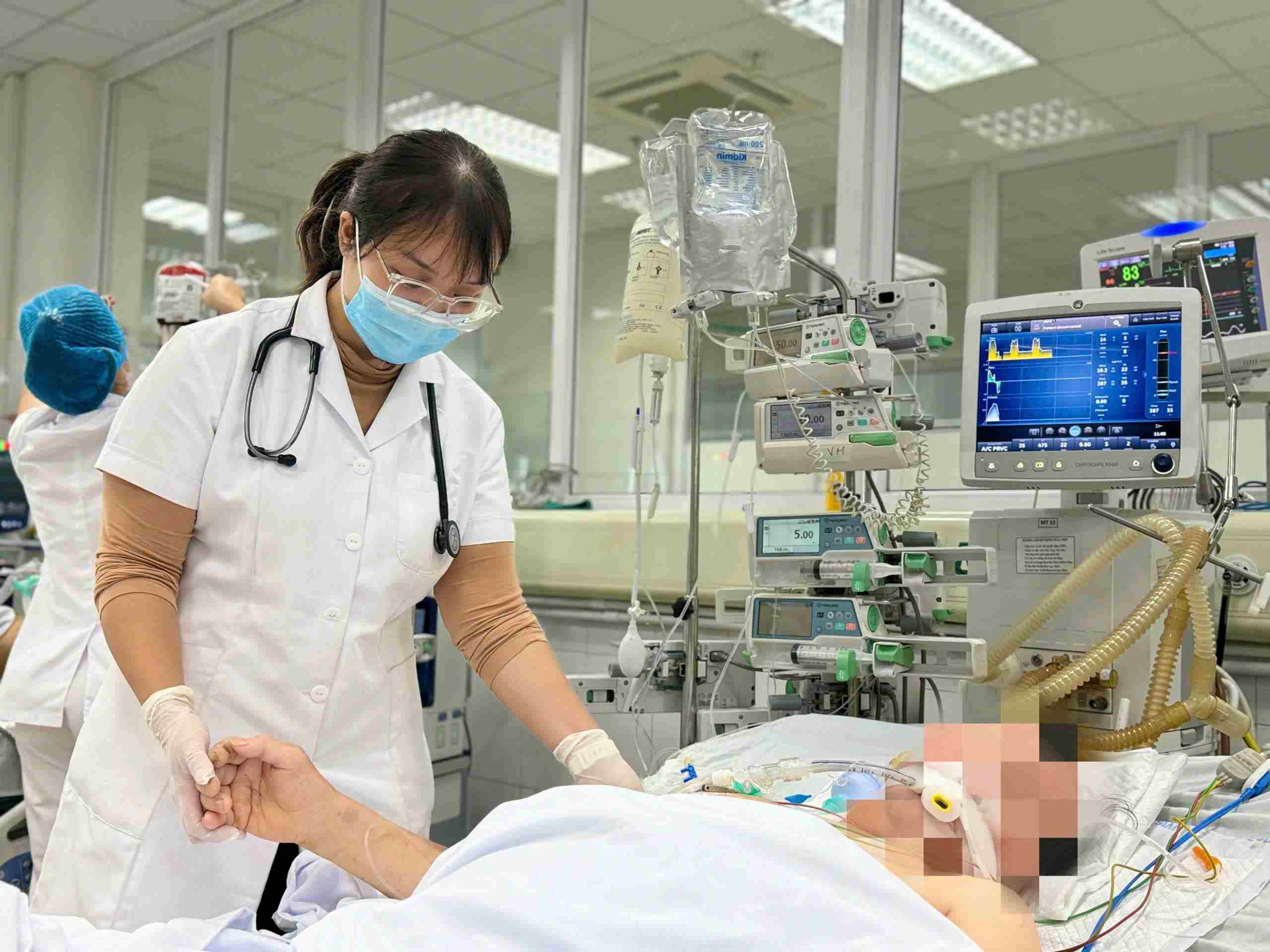 Multiple organ failure due to self-treating gout at home. Photo: Thanh Dang