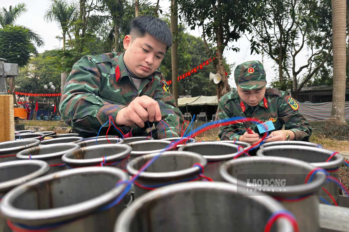 Viec lap dat cac dan phao duoc cac chien si tien hanh khan truong va bao dam an toan tuyet doi.