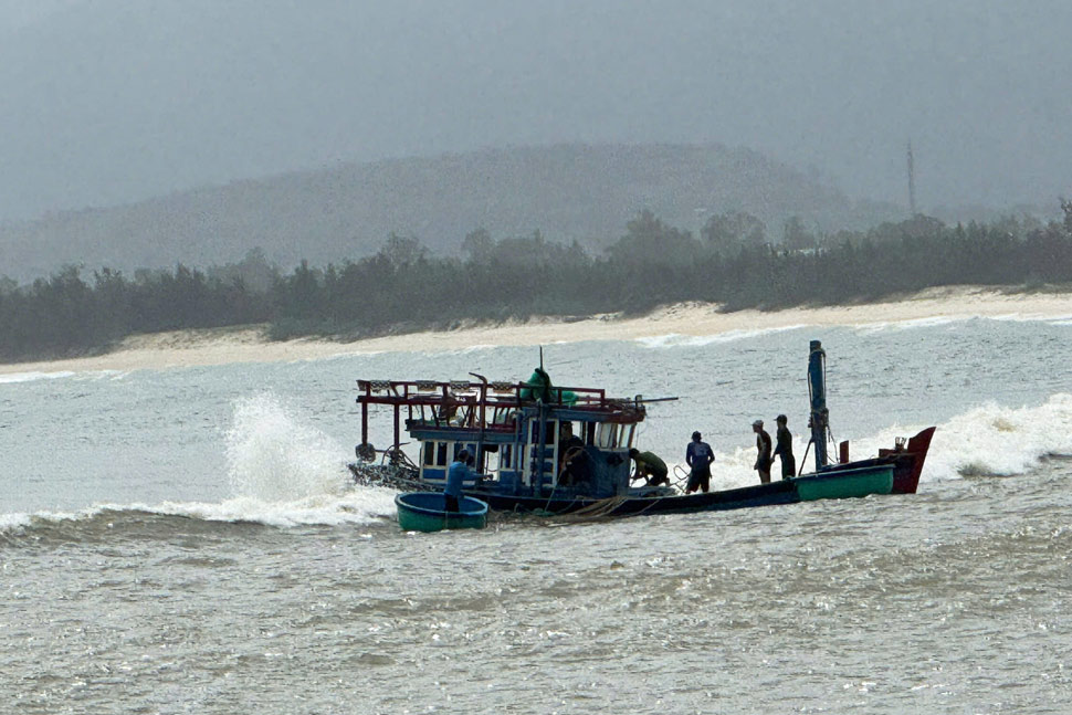 Phu Yen fishing boats operating at sea. Photo: Thu Ky